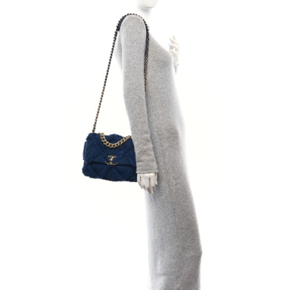 Chanel 19 Flap (Medium) - Picture 3 of 5